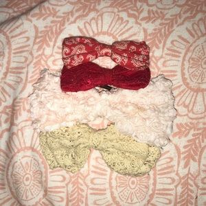 Very cute 4 hairpiece bows !